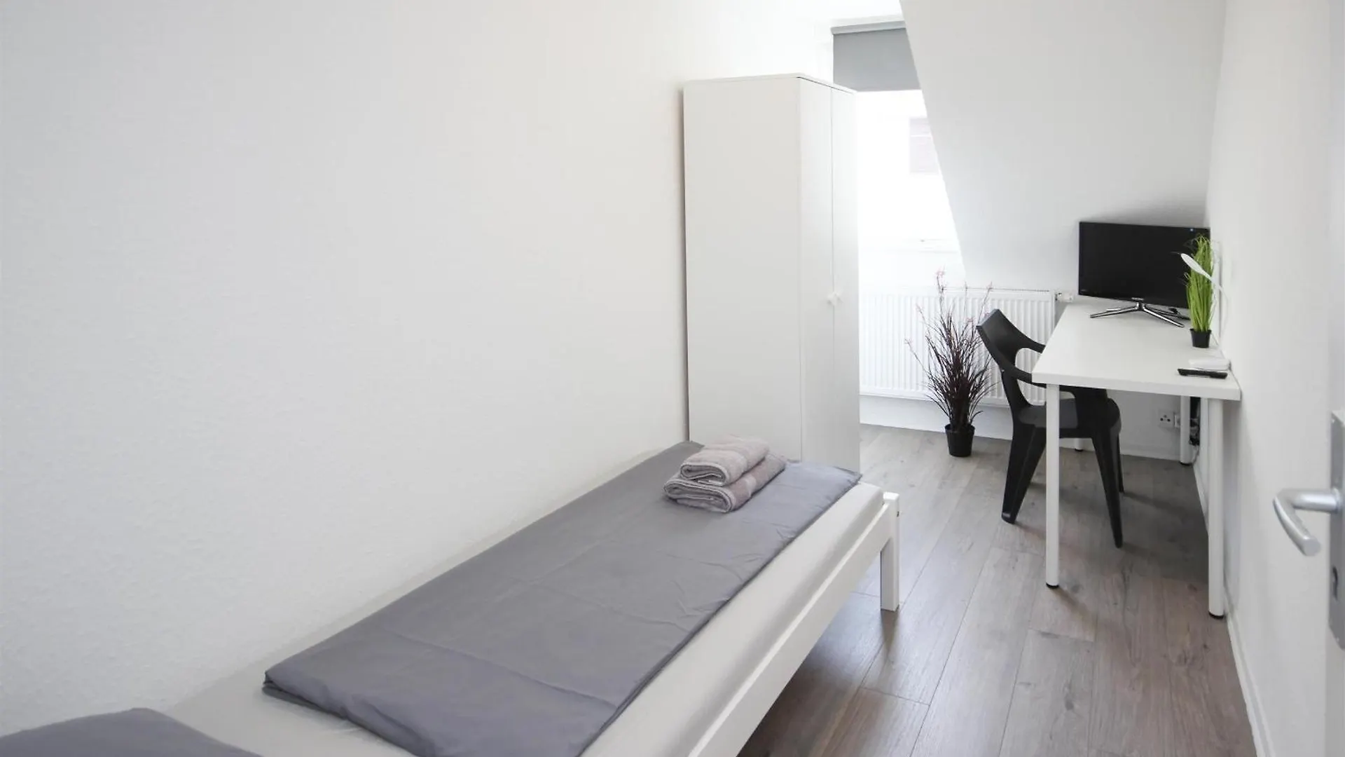 Alfa 2 Zimmer Apartment Stuttgart 2Br Tv Wifi Wm Nahe Daimler L Wifi & Smarttv I 2 Rooms L Bathroom I Kitchen Germany